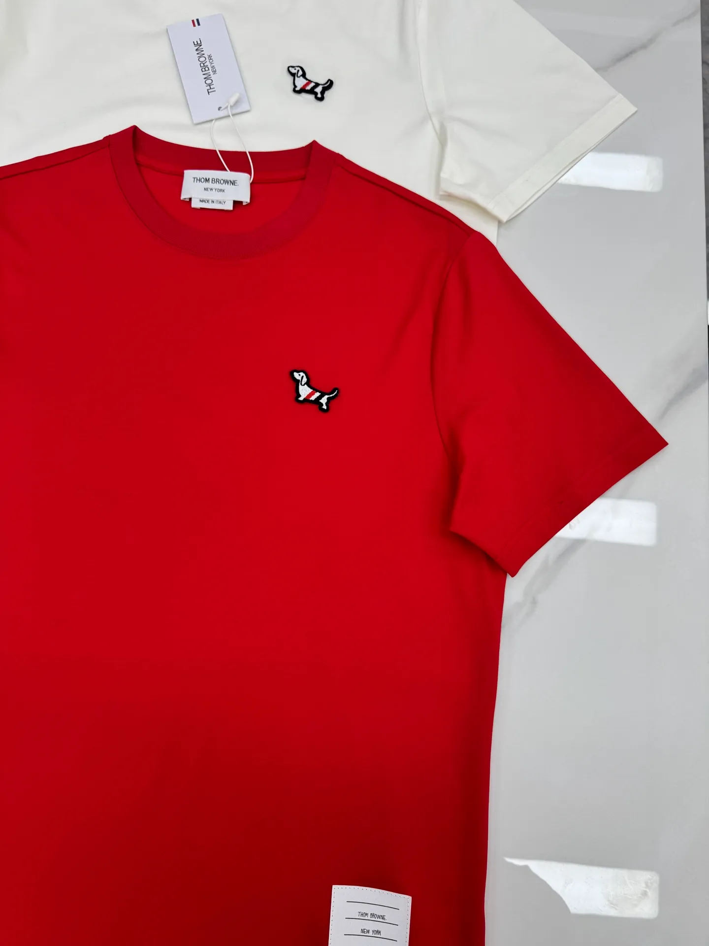 ⚜️ ～TB .26s New Arrival T . Same Style！ Classic TB . 3D 🪡 Quality . ， ～190g ！ ！ ：White.Black.Bright Red. .Sizes：M-3XL ❗️（S 4XL ）175/145 XL